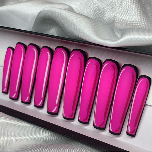 Extra Long Comic Nails - Picture 3 of 5